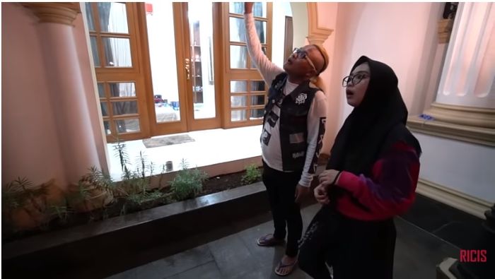 Rumah Mewah Sule di Bekasi yang Harganya Rp 15 Miliar