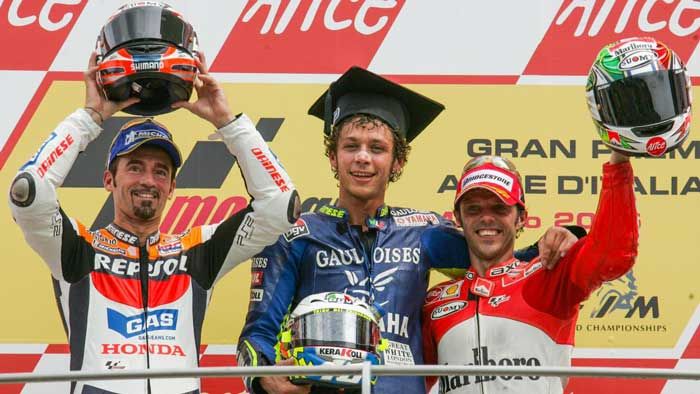 Valentino Rossi juara MotoGP Italia 2005 diapit Max Biaggi dan Loris Capirossi