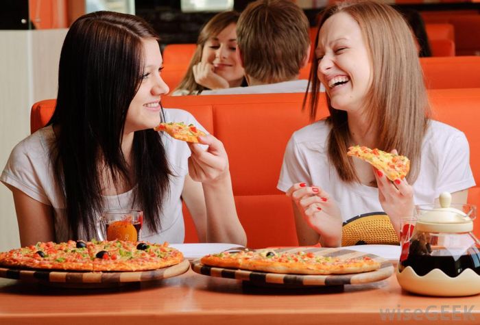Makan bareng teman