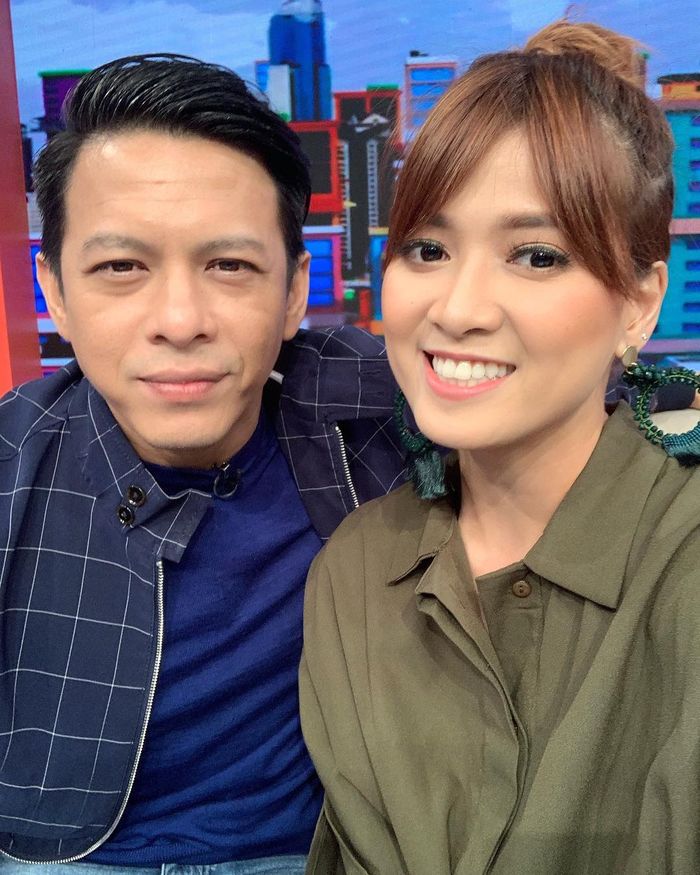 Ariel Noah dan Chika Jessika berfoto bersama