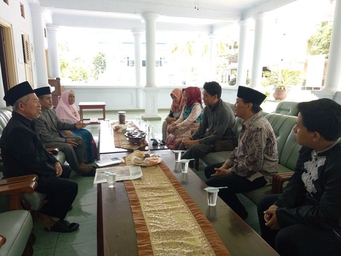 Ifan Seventeen datang ke Gontor bersama ayah mertua