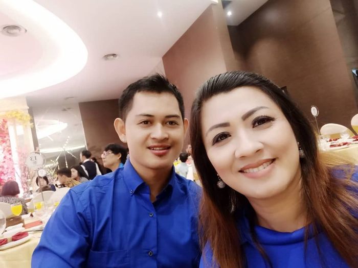 Foto Mesra Mantan Suami Elly Sugigi, Ferry Anggara dan Istrinya