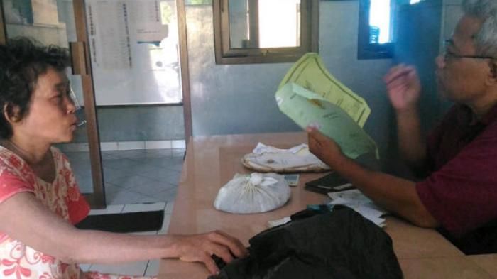 Siswari sri Wahyuningsih, pengemis dengan surat-surat berharga