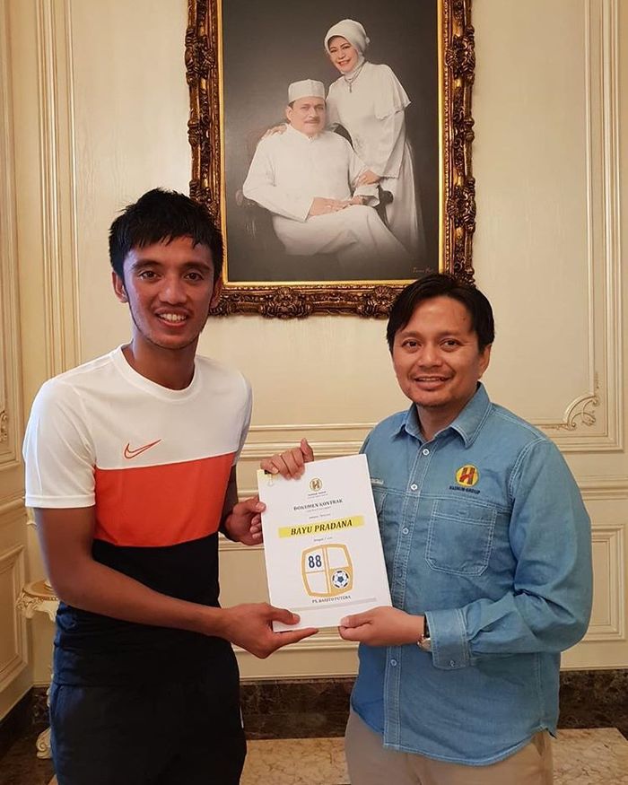 Bayu Pradana telah resmi bergabung dengan Barito Putera pada bursa transfer Liga 1 2019.