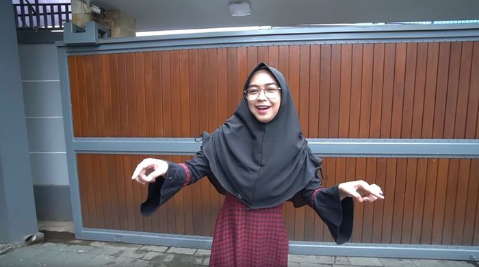 Ria Ricis Bongkar Rumah Mewah Ayu Ting Ting Sudah ada Ria Ricis Bongkar Rumah Mewah Ayu Ting Ting Sudah ada