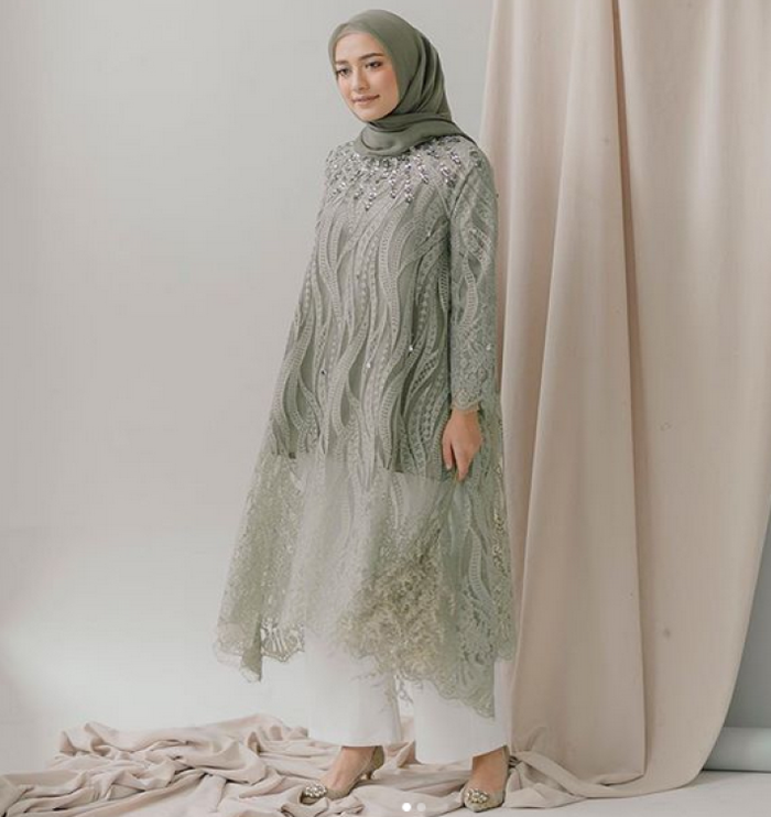 6 Model Outfit Hijab Elegan Warna Pastel untuk Kondangan ...