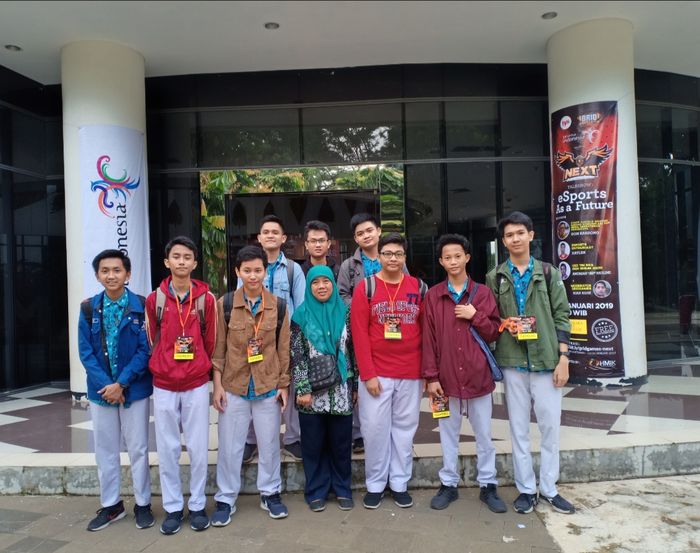 Representatives of SMA 22 Jakarta students take part in the NEXT tournament