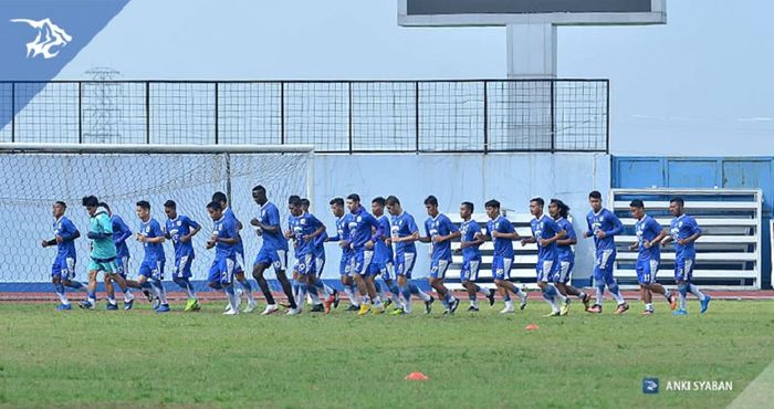 Para pemain Persib Bandung berlatih menjelang duel kontra Persiwa Wamena di leg pertama babak 32 bes