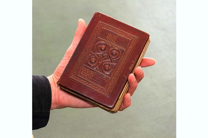 5 Buku Tertua di Dunia, Ada yang Usianya Hampir 3.000 Tahun, lo! 