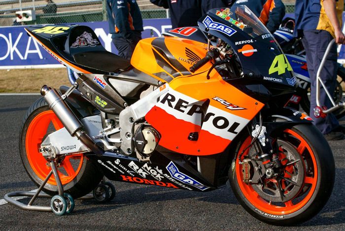 Honda RC211V 2003, motor Honda juara dunia Valentino Rossi di MotoGP 4-Tak