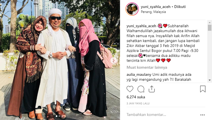 Ustaz Arifin Ilham foto dengan ketiga istrinya