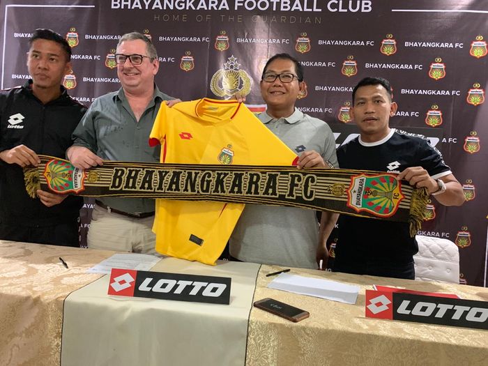 Bhayangkara FC menjalin kerja sama dengan apparel Lotto selama dua musim mulai 2019.
