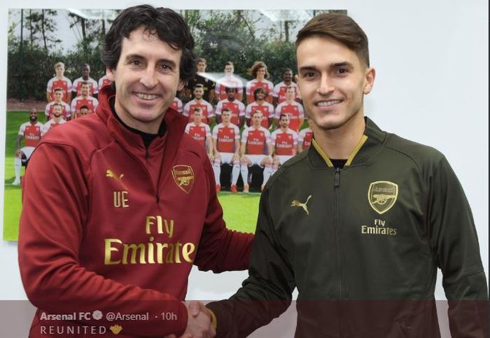 Pelatih Arsenal, Unai Emery, menyambut Denis Suarez sebagai anggota baru timnya pada 30 Januari 2019.