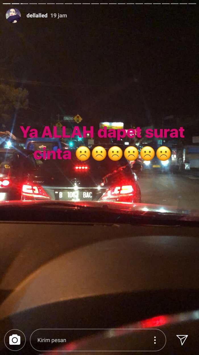 
Unggahan story Della Perez 