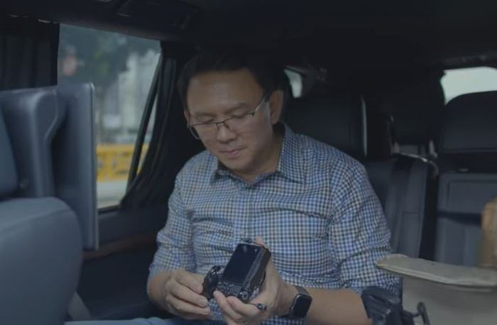 Ahok Alias BTP Banting Stir Jadi YouTuber, Lihat Gaya Polosnya Saat Belajar Kamera dan Ngevlog