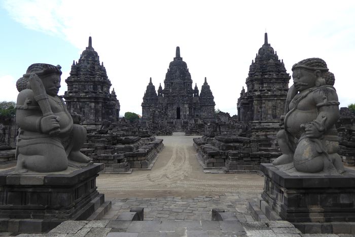 Candi Prambanan Dari Kardus