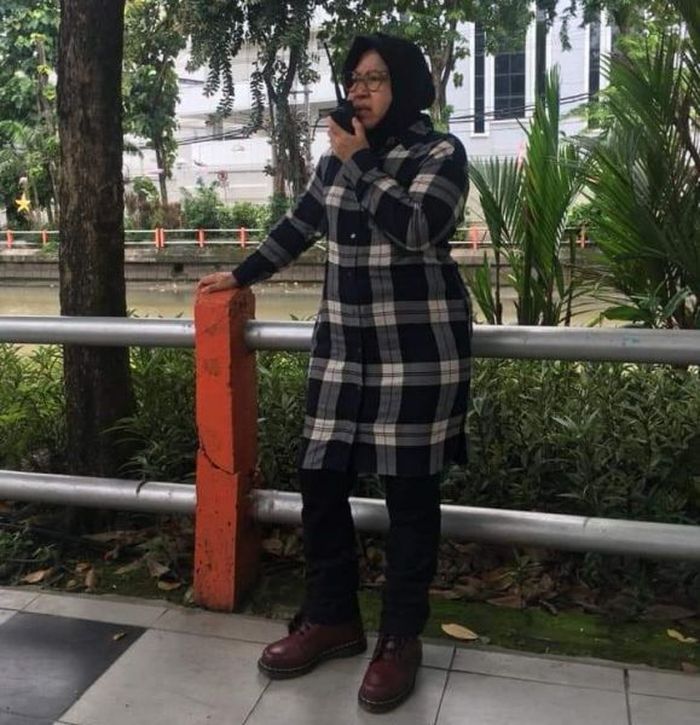 Kepergok Beberapa Kali Ternyata Ibu Risma Suka Pake Sepatu Boots Dr Martens Hai