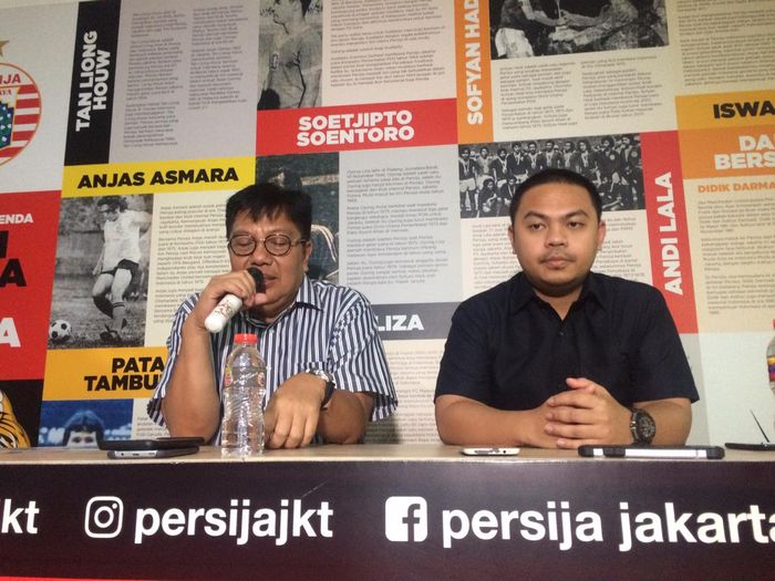 Gede Widiade, mengumumkan pengunduran dirinya dari Persija Jakarta, Rabu (6/2/2019).