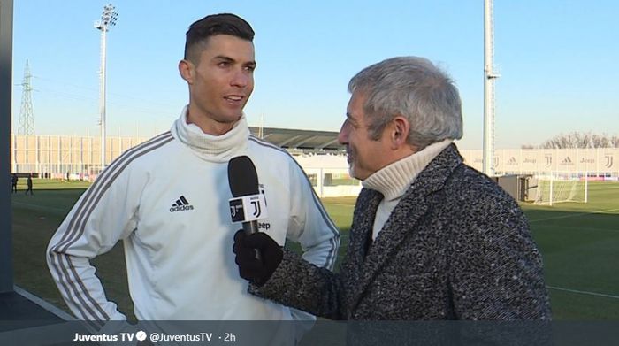 Megabintang Juventus, Cristiano Ronaldo, diwawancarai oleh Juventus TV.