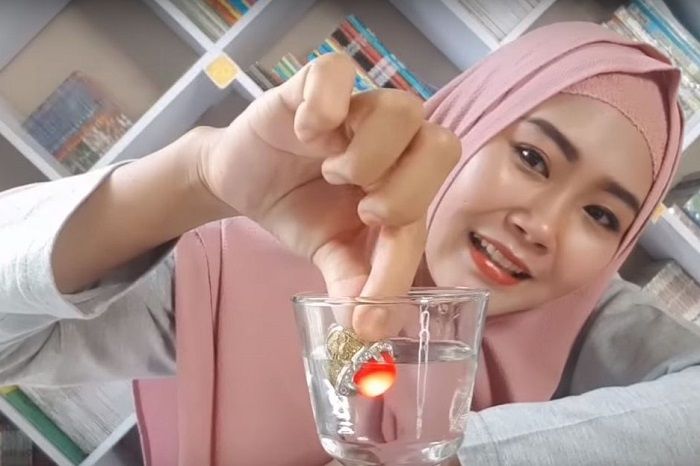 Terinspirasi Deddy Corbuzier, Bu Dendy Ikut Bongkar Misteri Cincin Merah Ahok