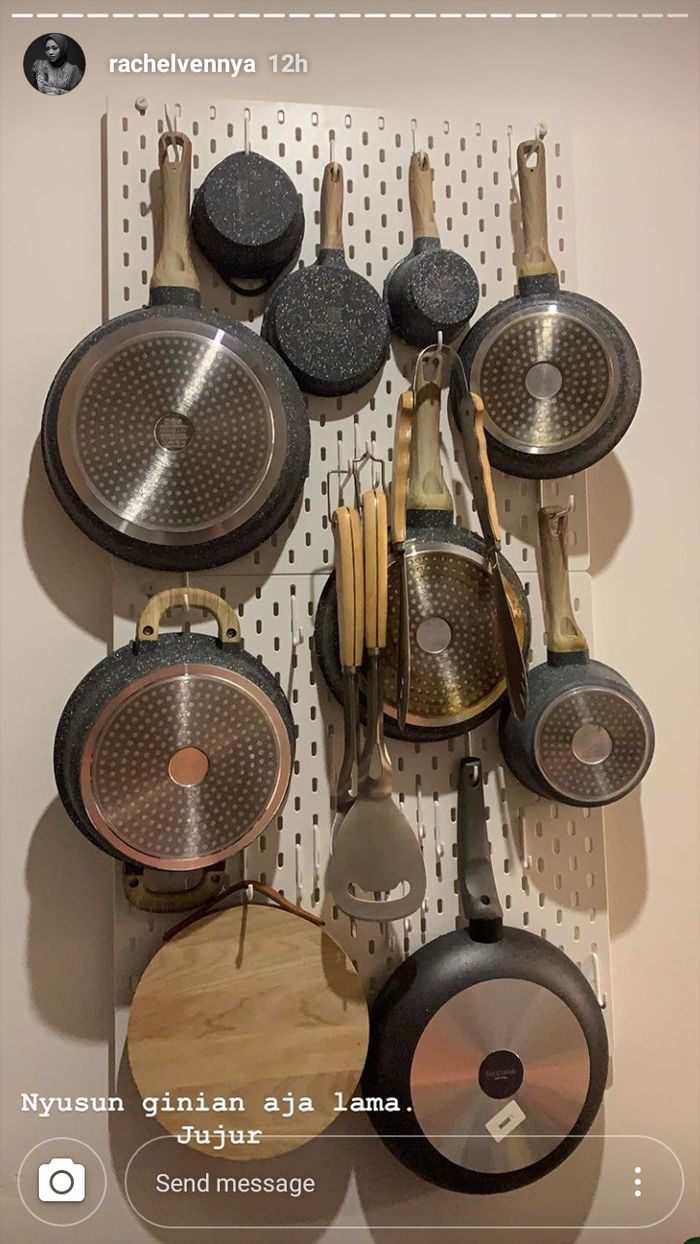 Area dapur di rumah <a href='https://tribunmedan.cfd/tag/rachel-vennya' title='Rachel&nbsp;Vennya'>Rachel&nbsp;Vennya</a>