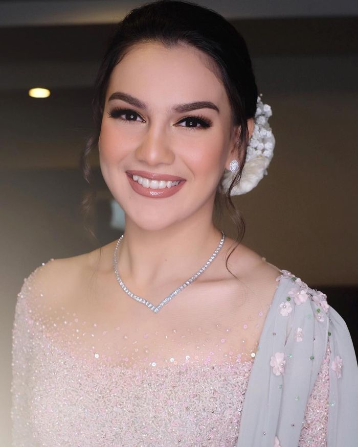 Resmi Tunangan dengan Ammar Zoni, Irish Bella Tampil Memukau dengan