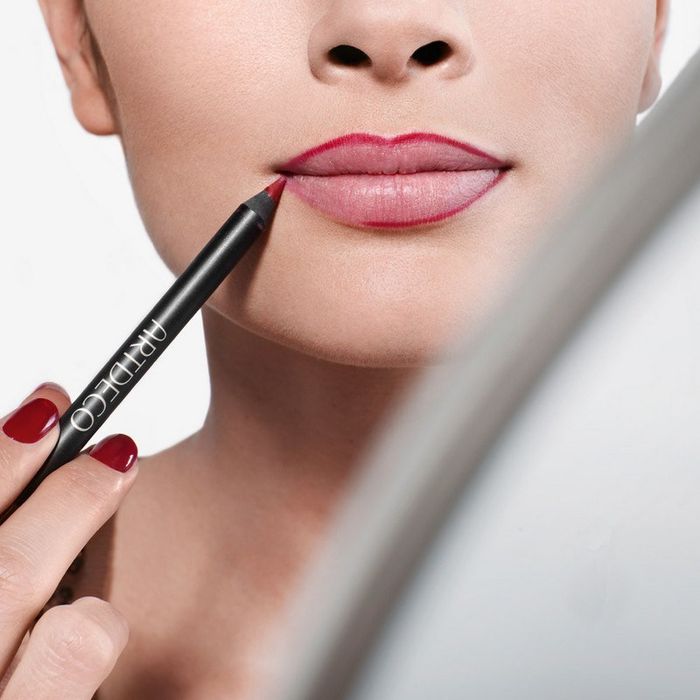 Tips Menggunakan Lip Liner Tanpa Lipstik untuk Pulasan Bibir - Membentuk Bibir Terlebih Dahulu