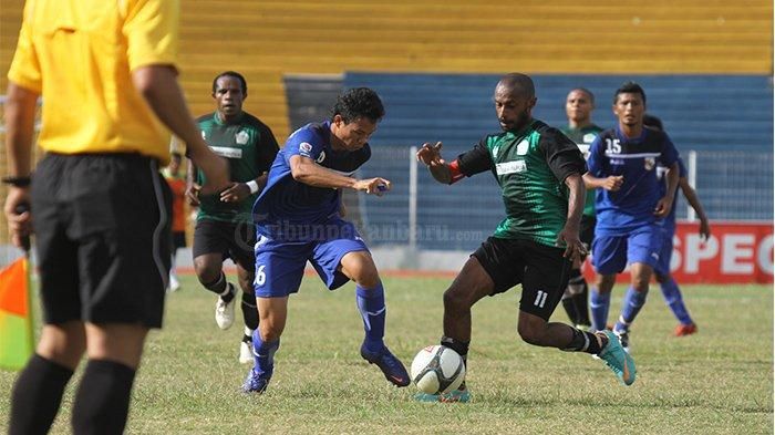 Khairunnas Afrizal saat masih membela PSPS Riau.