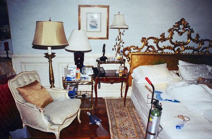 Kondisi kamar Michael Jackson saat ditemukan tak sadarkan diri.