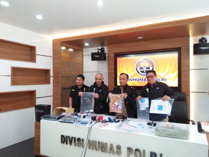 Preskon Satgas Antimafia bola di Mabes Polri, Jakarta, Sabtu (16/2/2019).
