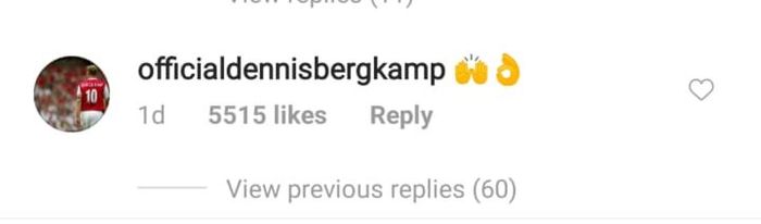 Legenda Arsenal, Dennis Bergkamp, mengomentari unggahan Mesut Oezil di Instagram.