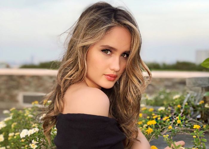 Cinta Laura