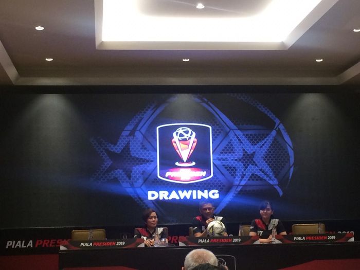 Ketua Organizing Committe Piala Presiden 2019, Iwan Budianto memberikan keterangan soal turnamen tahunan ini di Jakarta pada 19 Februari 2019.