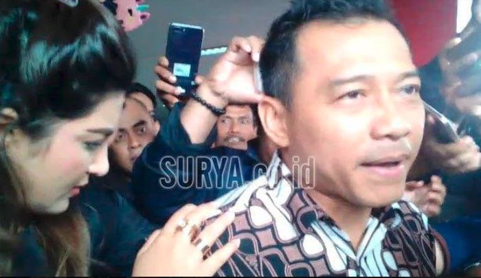 Anang Hermansyah dan Ashanty usai menjenguk Ahmad Dhani di Rutan Medaeng Sidoarjo, Kamis (21/2/2019).