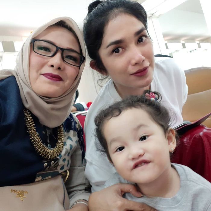 Ibu Andikha Pratama, Sherlie Subagyo