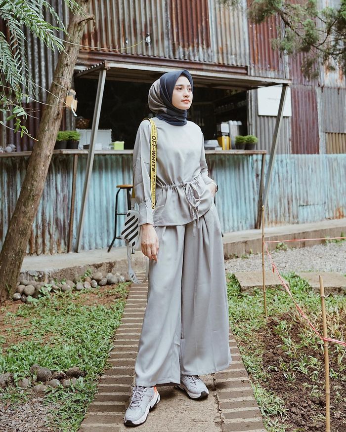 4 Tips Foto Ootd Milenial Biar Tubuh Lebih Tinggi Ramping Semua Halaman Cewekbanget