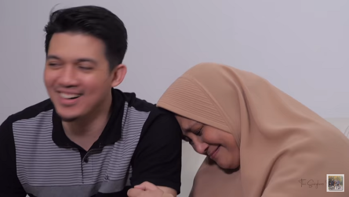 Fenny Bauty menangis