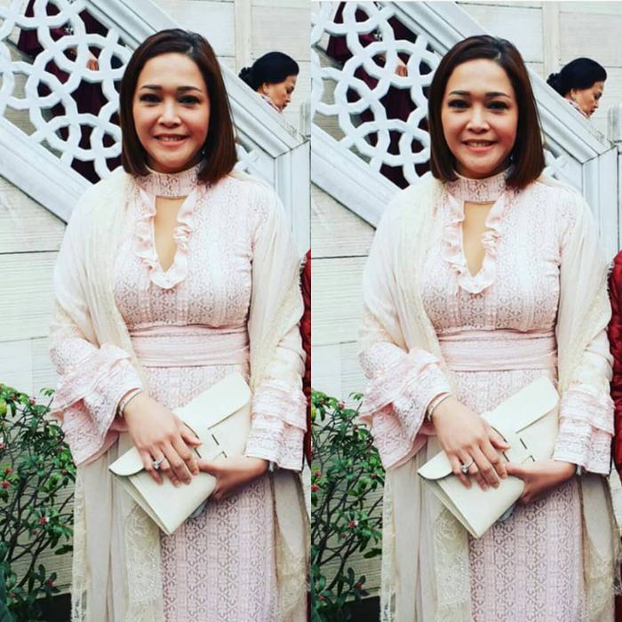 Penampilan cantik Maia Estianty di acara pernikahan Syahrini dan Reino Barack