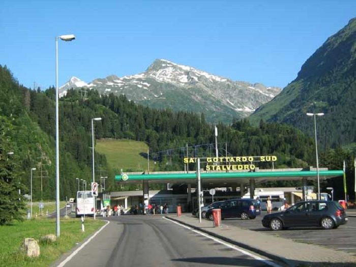 Gerbang tol di Swiss