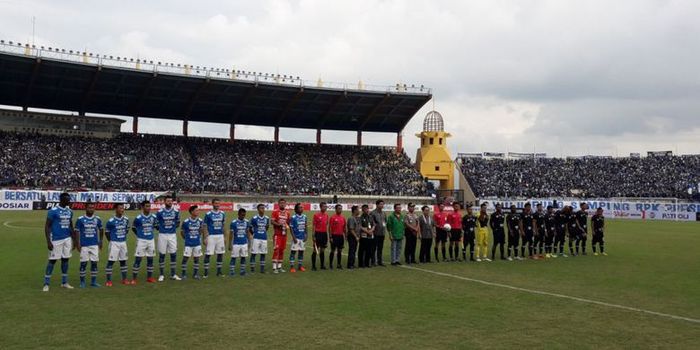 Pertandingan pembuka Piala Presiden 2019 antara Persib Bandung melawan Tira-Persikabo di Stadion Si Jalak Harupat, Bandung, Sabtu (2/3/2019)