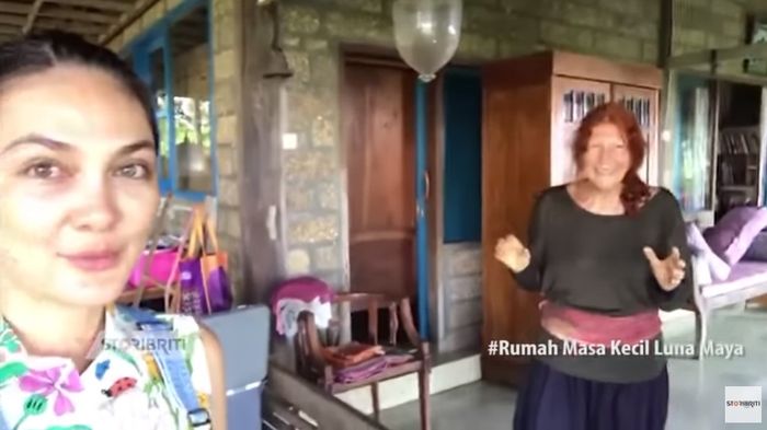 Teras belakang rumah ibu Luna Maya di Bali