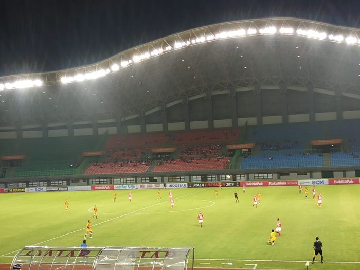 Suasana pertandingan Bali United vs Mitra Kukar pada partai pertama Grup B Piala Presiden 2019, Minggu (3/3/2019).