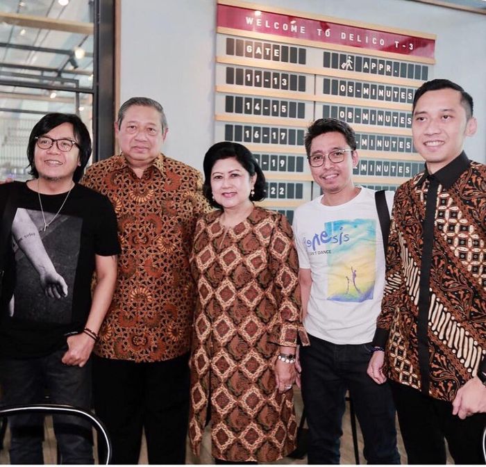 Ari Lasso saat bertemu dengan keluarga <a href='https://style.tribunnews.com/tag/susilo-bambang-yudhoyono' title='Susilo Bambang Yudhoyono'>Susilo Bambang Yudhoyono</a>