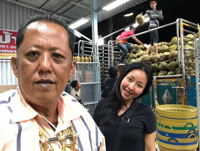 Pencarian jodoh, juragan durian akan beri Rp 4,4 miliar untuk calon menantu.