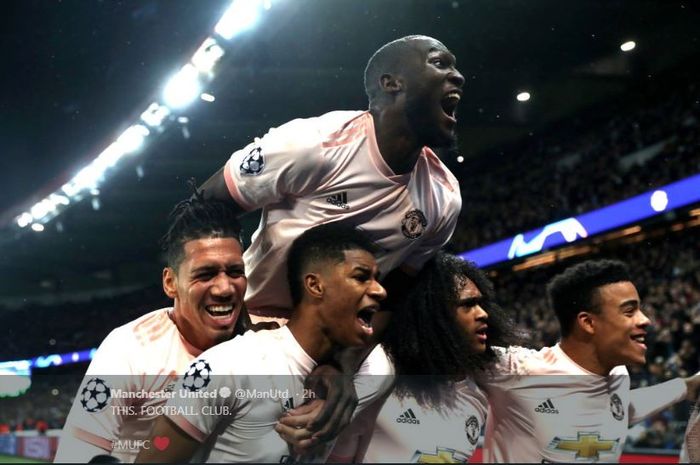 Pemain Manchester United merayakan gol Marcus Rashford