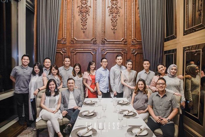 Maya Septa hadir dalam pesta pelepasan masa lajang  