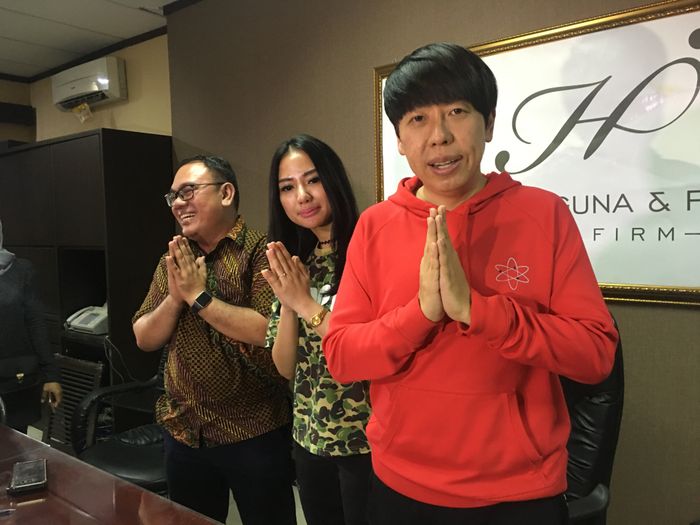 Bella Luna ditemani Henry Indraguna saat ditemui Grid.ID di Permata Hijau, Jakarta Selatan, Sabtu (9/3/2019).