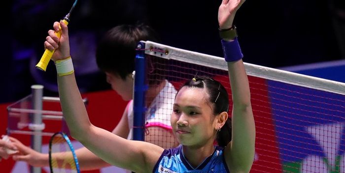 Pebulu tangkis tunggal putri Taiwan, Tai Tzu Ying, melakukan selebrasi setelah memastikan diri ke final All England Open 2019 di Arena Birmingham, Inggris, Sabtu (9/3/2019).