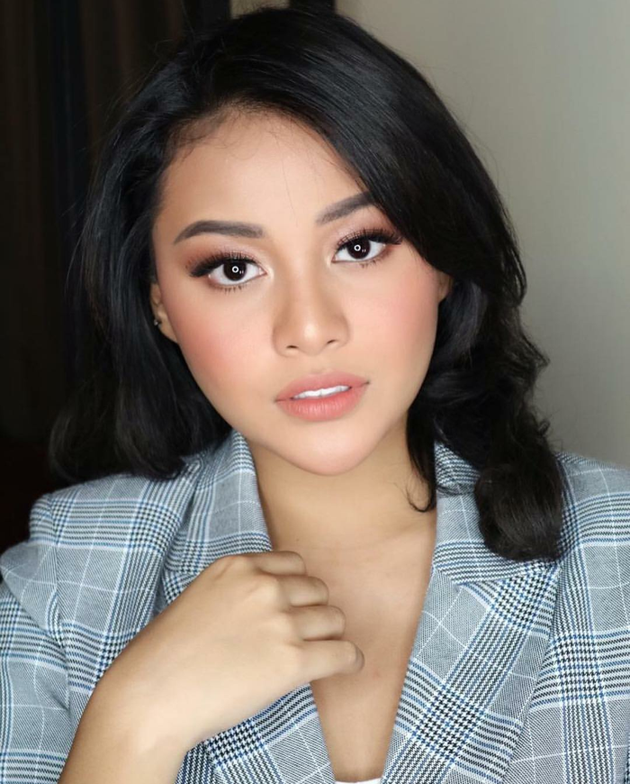 Unggah Foto Teranyar, Tampilan Terbaru Aurel Hermansyah dengan Riasan