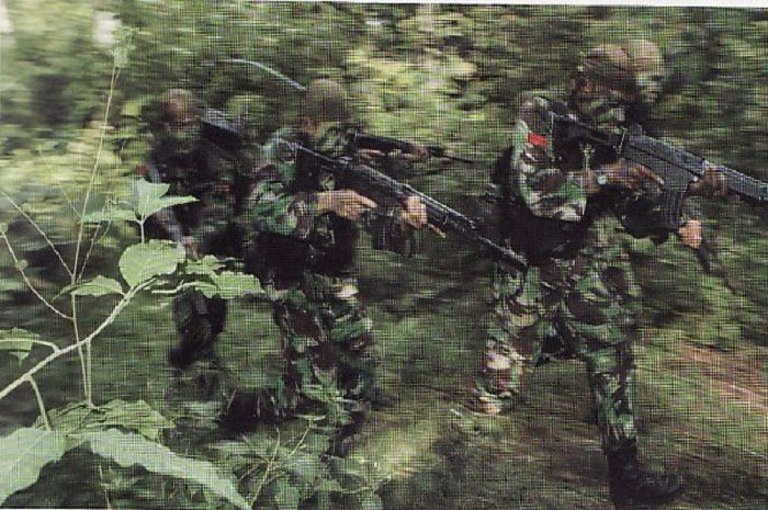 Selain mempunyai ciri khas serbuan komando, personil Kopassus juga dibekali teknik bunuh senyap (silent kill)